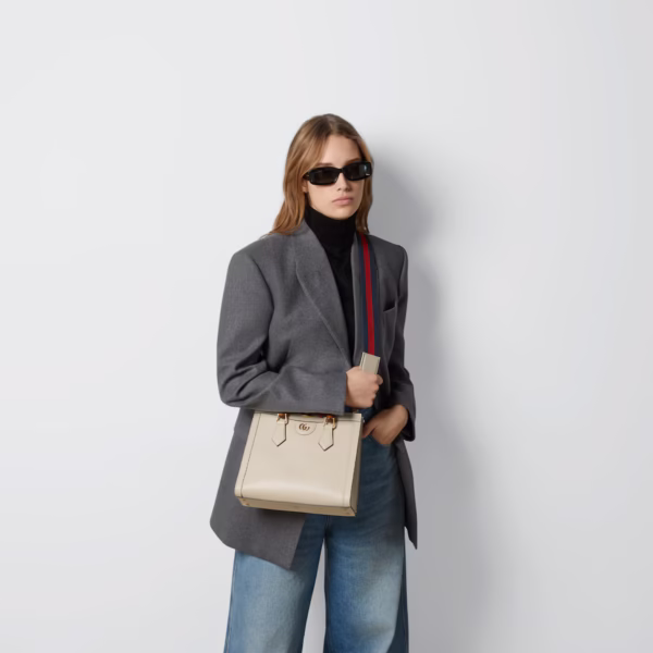 Gucci Diana Medium Tote – Bamboo Handles - Image 4